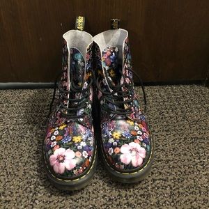 Floral pattern Dr. Martens